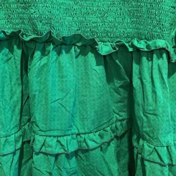 Kelly Green 💚 Ruffle Top - Picture 3 of 5